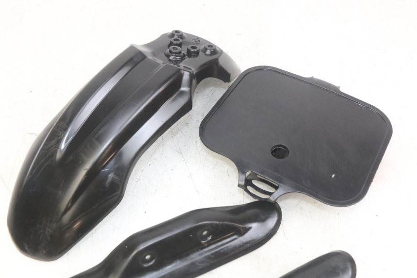 photo de GIUNZIONE CARENA ANTERIORE LONCIN DIRT BIKE 125 - Primo piano tecnico