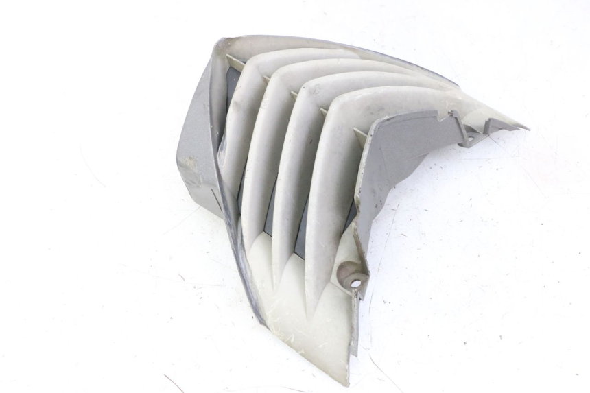 photo de CARENA ANTERIORE CONGIUNZIONE PEUGEOT ELYSTAR 50 (2002 - 2014) - Dettagli dei punti di fissaggio