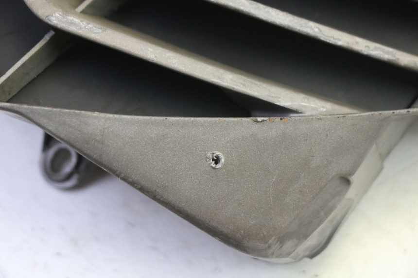 photo de CARENA ANTERIORE CONGIUNZIONE PEUGEOT ELYSTAR 50 (2002 - 2014) - Altra angolazione