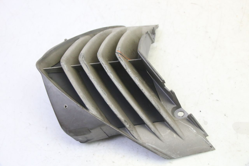 photo de CARENA ANTERIORE CONGIUNZIONE PEUGEOT ELYSTAR 50 (2002 - 2014) - Dettagli dei punti di fissaggio