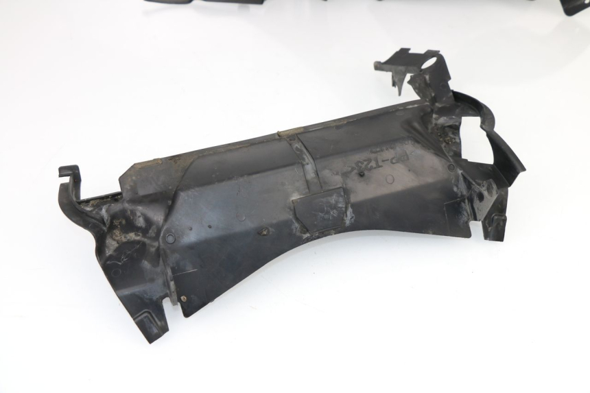 photo de GIUNZIONE CARENA ANTERIORE YAMAHA FJR ABS 1300 (2006 - 2012) - Ricambio usato controllato