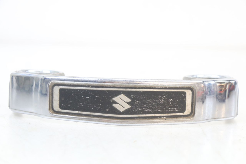 photo de CARENA ANTERIORE CONGIUNZIONE SUZUKI GN 125 (1997 - 2000) - Dettaglio del componente