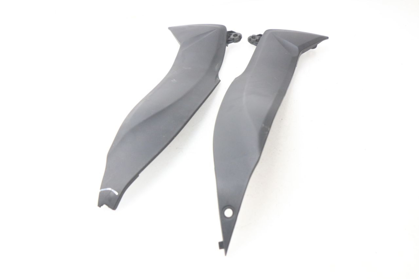 photo de Giunzione carena anteriore SUZUKI GSX-R GSXR K16 1000 (2012 - 2016) - Dettaglio del componente