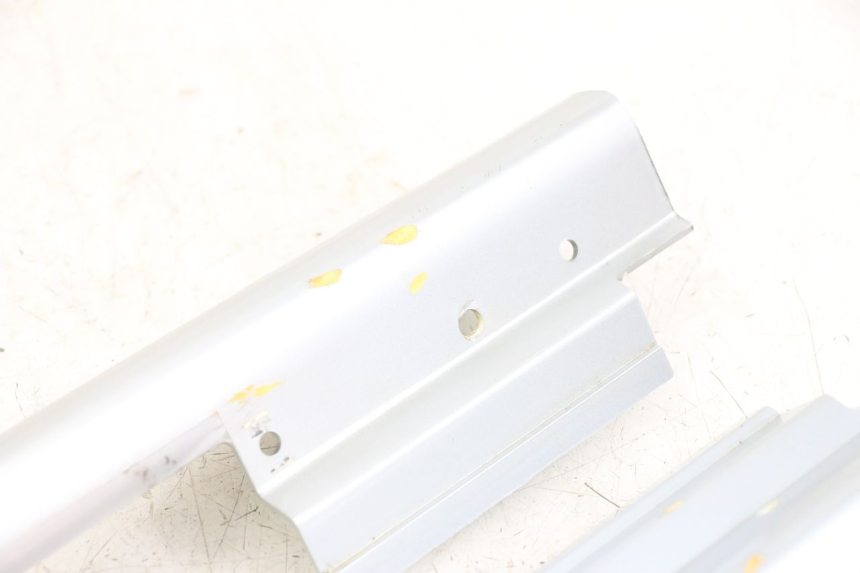 photo de GIUNZIONE PARAFANGO ANTERIORE INF PEUGEOT 103 VOGUE VS2 50 (2004 - 2017) - Altra vista dell'articolo