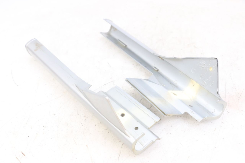 photo de GIUNZIONE PARAFANGO ANTERIORE INF PEUGEOT 103 VOGUE VS2 50 (2004 - 2017) - Primo piano tecnico