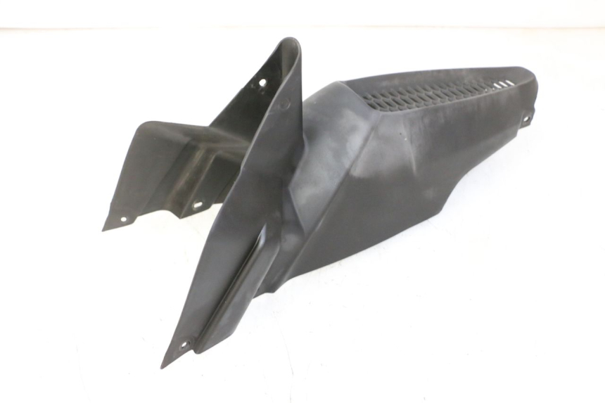 photo de CARENA ANTERIORE CONGIUNZIONE QUADRO 4 4D 350 (2015 - 2018) - Primo piano tecnico