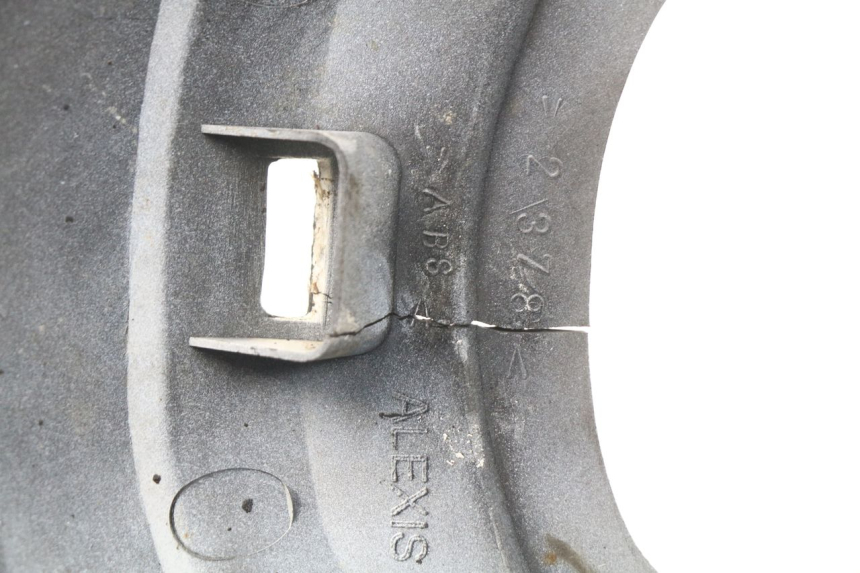 photo de Giunzione carena anteriore inf YAMAHA BW'S 50 (1999 - 2003) - Primo piano tecnico