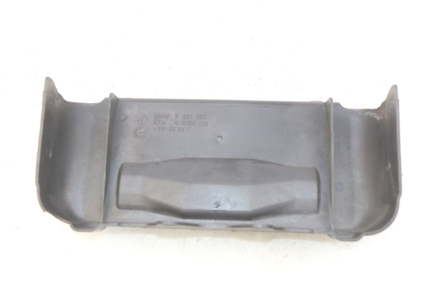 photo de GIUNZIONE PARAURTI ANTERIORE INF BMW C1 125 (2000 - 2003) - Altra angolazione