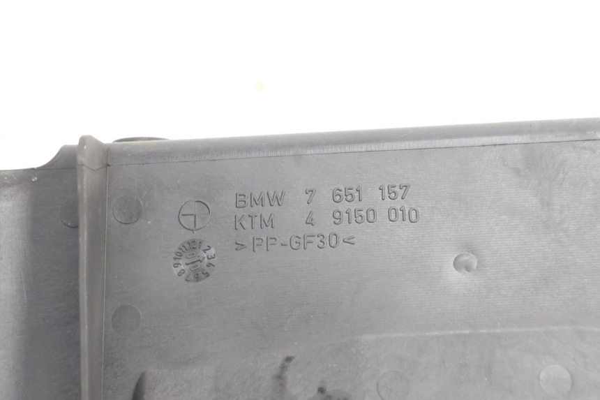photo de GIUNZIONE PARAURTI ANTERIORE INF BMW C1 125 (2000 - 2003) - Dettagli dei punti di fissaggio