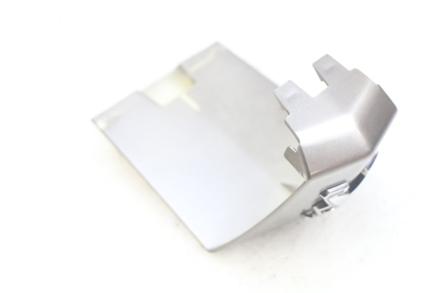 photo de GIUNZIONE PARAURTI ANTERIORE INF PEUGEOT CITYSTAR AIR 125 (2014 - 2017) - Dettaglio del componente