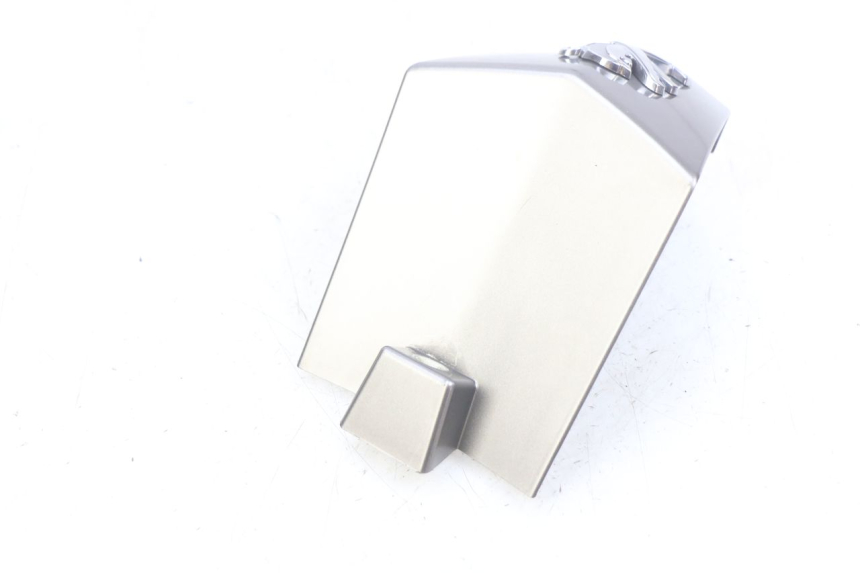 photo de GIUNZIONE PARAURTI ANTERIORE INF PEUGEOT CITYSTAR AIR 125 (2014 - 2017) - Altra angolazione