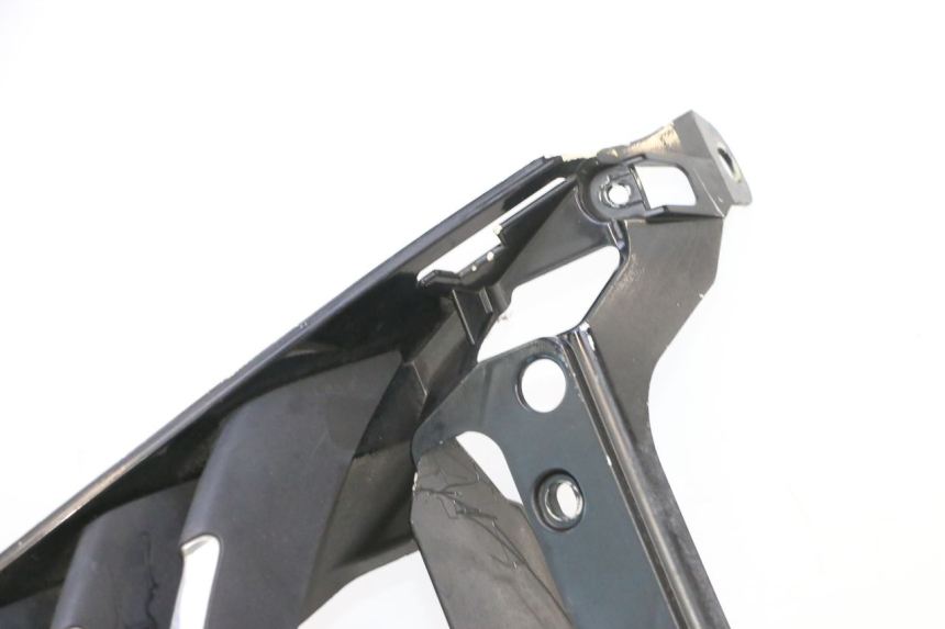 photo de CARENA ANTERIORE CONGIUNZIONE PEUGEOT CITYSTAR 125 (2011 - 2017) - Altra vista dell'articolo