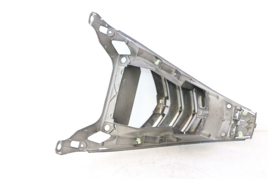 photo de CARENA ANTERIORE CONGIUNZIONE PEUGEOT CITYSTAR 125 (2011 - 2017) - Primo piano tecnico