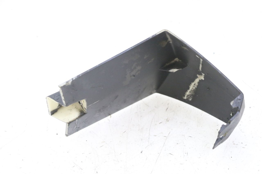 photo de GIUNZIONE PARAURTI ANTERIORE INF PEUGEOT CITYSTAR 50 (2013 - 2017) - Altra angolazione