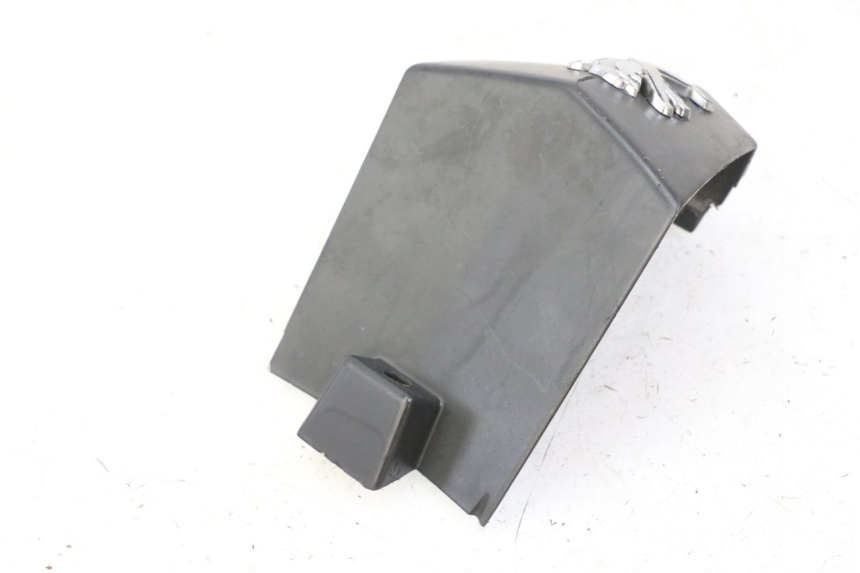 photo de GIUNZIONE PARAURTI ANTERIORE INF PEUGEOT CITYSTAR 50 (2013 - 2017) - Primo piano tecnico