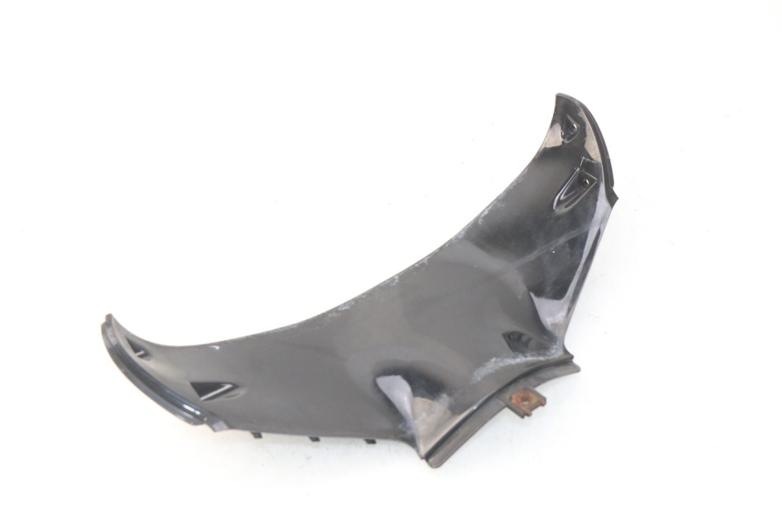 photo de Giunzione carena anteriore inf HYOSUNG COMET GTR 125 (2007 - 2014) - Altra angolazione