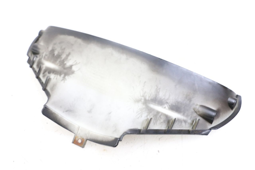 photo de CARENA ANTERIORE CONGIUNZIONE HYOSUNG GTR 125 (2006 - 2008) - Zoom sullo stato d'uso