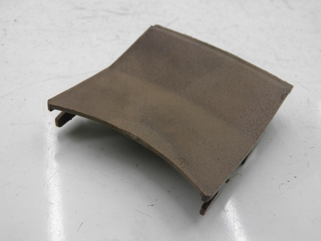 photo de Giunzione carenatura anteriore inferiore HONDA SH 125 (2005 - 2008) - Zoom sullo stato d'uso