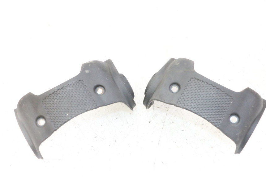 photo de CARENA ANTERIORE CONGIUNZIONE PIAGGIO IE MP3 YOURBAN 300 (2011 - 2016) - Vista principale