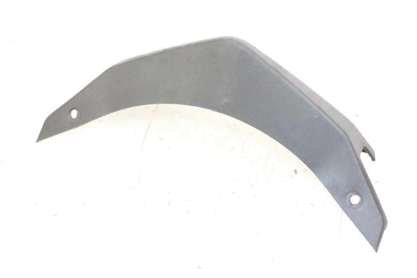 photo de GIUNZIONE PARAURTI ANTERIORE INF SYM JET 14 4T 50 (2018 - 2022) - Zoom sullo stato d'uso