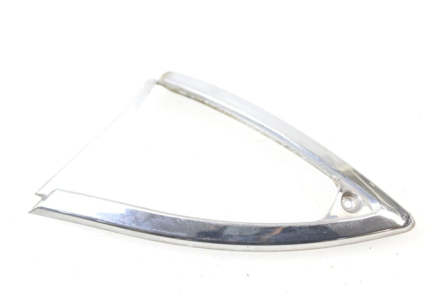 photo de Giunzione carena anteriore inferiore PIAGGIO LIBERTY 125 (2009 - 2013) - Zoom sullo stato d'uso