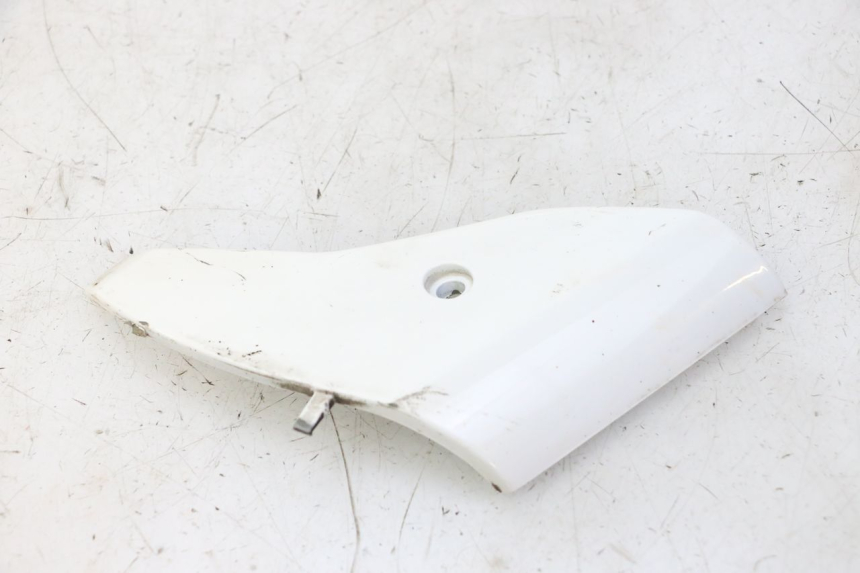 photo de CARENA ANTERIORE CONGIUNZIONE PIAGGIO LXV 4T 50 (2009 - 2013) - Dettagli dei punti di fissaggio