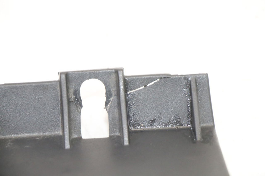 photo de CARENA ANTERIORE CONGIUNZIONE PIAGGIO MP3 HPE 310 (2024 - 2025) - Zoom sullo stato d'uso