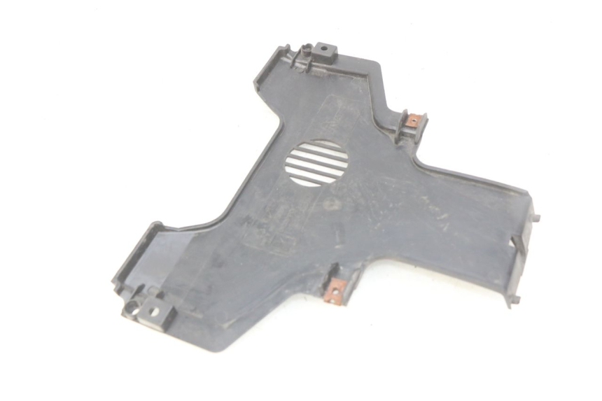 photo de GIUNZIONE PARAURTI ANTERIORE INF PIAGGIO MP3 LT 300 (2010 - 2016) - Zoom sullo stato d'uso