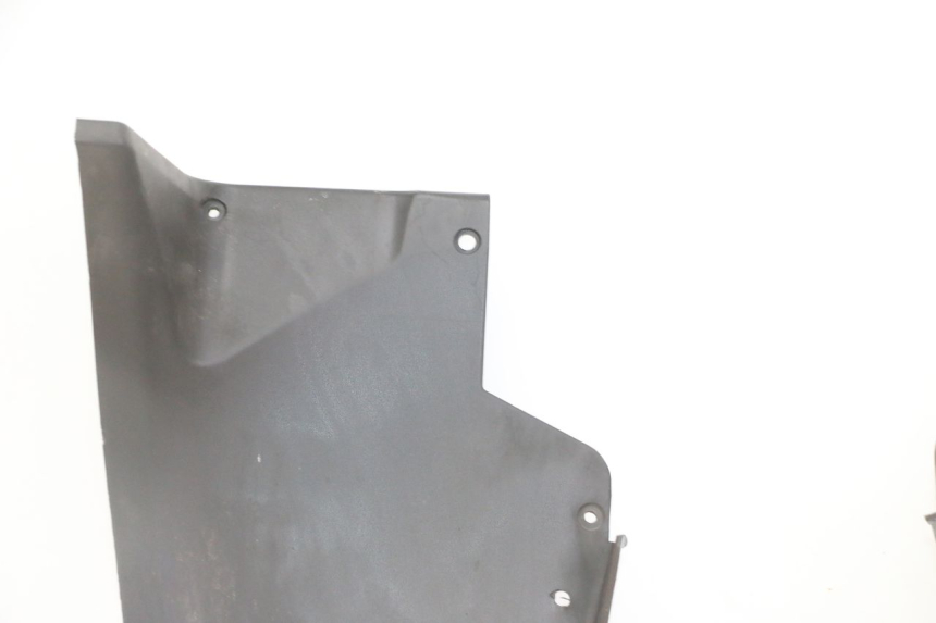 photo de GIUNZIONE PARAURTI ANTERIORE INF PIAGGIO MP3 LT 300 (2010 - 2016) - Marcature e riferimenti originali