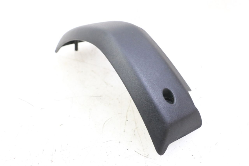 photo de CARENA ANTERIORE CONGIUNZIONE PEUGEOT TREKKER TKR 50 (2005 - 2014) - Zoom sullo stato d'uso