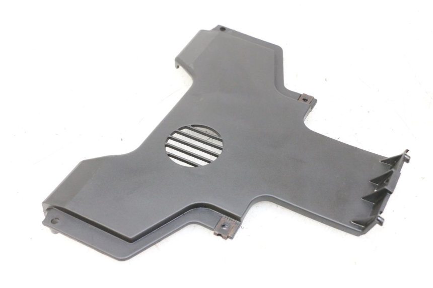 photo de GIUNZIONE PARAURTI ANTERIORE INF PIAGGIO MP3 LT 400 (2007 - 2012) - Altra angolazione