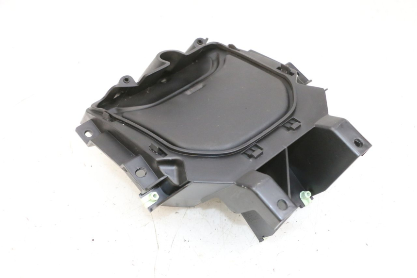 photo de CARENA ANTERIORE CONGIUNZIONE PEUGEOT SPEEDFIGHT 4 4T EFI 50 (2021 - 2025) - Dettaglio del componente