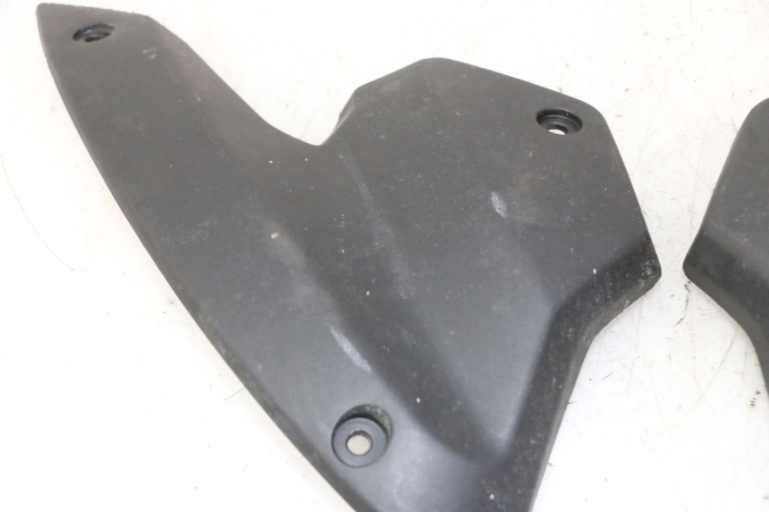photo de CARENA ANTERIORE CONGIUNZIONE PEUGEOT STREETZONE I NAKED 2T 50 (2018 - 2020) - Zoom sullo stato d'uso