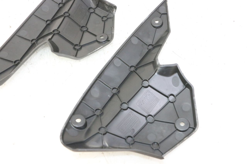 photo de CARENA ANTERIORE CONGIUNZIONE PEUGEOT STREETZONE I NAKED 2T 50 (2018 - 2020) - Stato della superficie e materiale