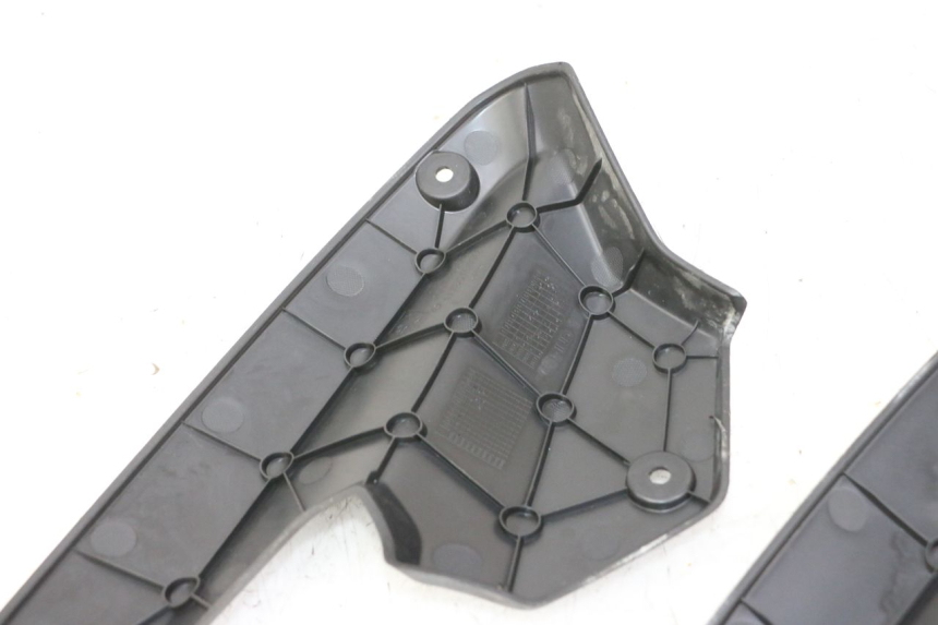 photo de CARENA ANTERIORE CONGIUNZIONE PEUGEOT STREETZONE I NAKED 2T 50 (2018 - 2020) - Marcature e riferimenti originali