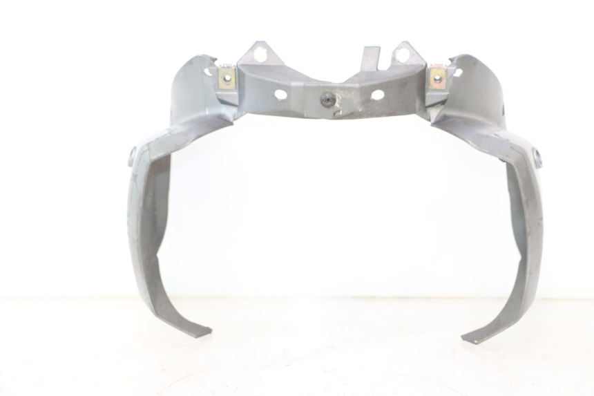 photo de GIUNZIONE PARAURTI ANTERIORE INF PEUGEOT TREKKER 50 (1995 - 2004) - Dettaglio del componente