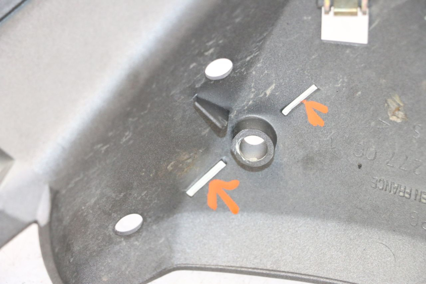 photo de GIUNZIONE PARAURTI ANTERIORE INF PEUGEOT TREKKER 50 (1995 - 2004) - Altra angolazione