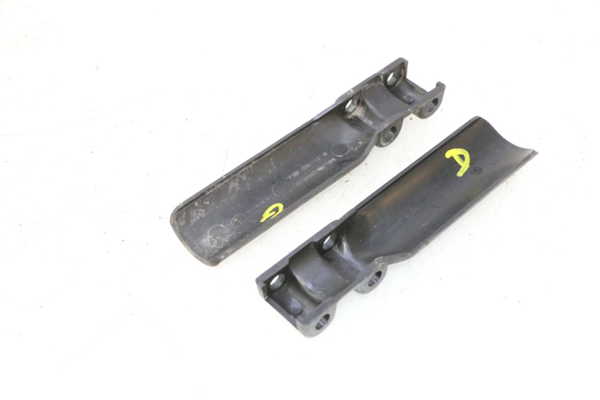 photo de GIUNZIONE PARAURTI ANTERIORE INF PEUGEOT TREKKER 50 (1995 - 2004) - Dettaglio del componente