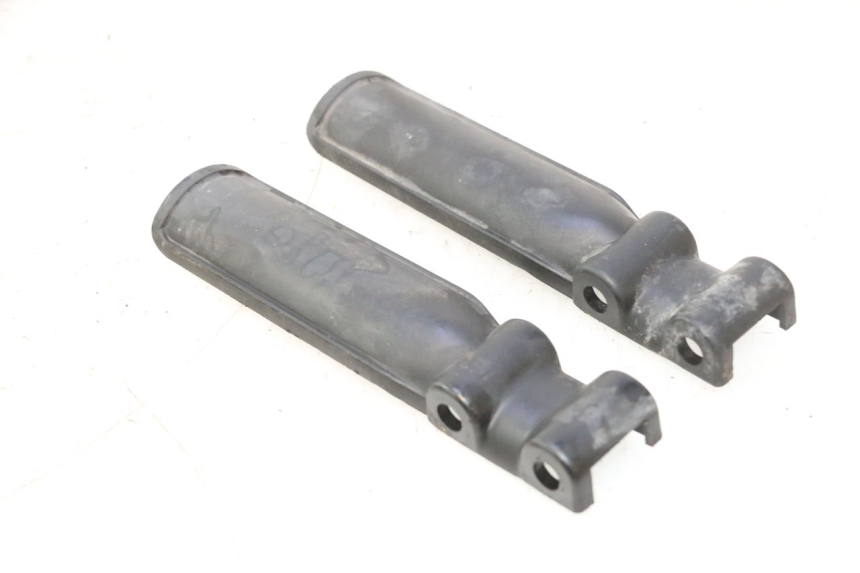 photo de GIUNZIONE PARAURTI ANTERIORE INF PEUGEOT TREKKER 50 (1995 - 2004) - Zoom sullo stato d'uso