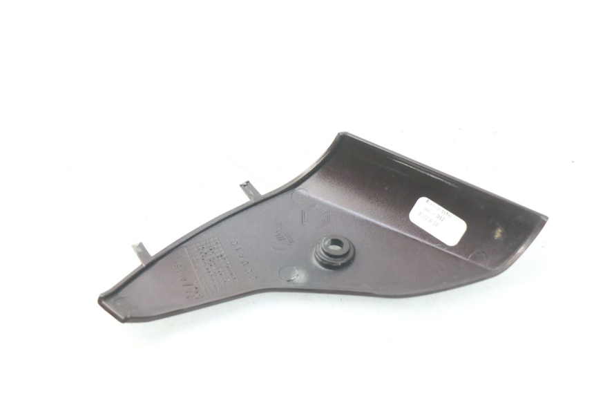 photo de Giunzione carena anteriore inferiore PIAGGIO VESPA LX IE 125 (2010 - 2012) - Dettaglio del componente