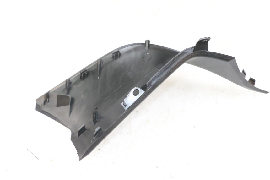 photo de GIUNZIONE PARAURTI ANTERIORE INF YAMAHA XMAX X-MAX ABS 125 (2017 - 2020) - Altra angolazione