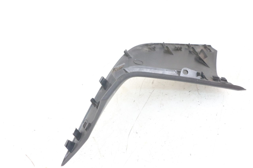 photo de GIUNZIONE PARAURTI ANTERIORE INF YAMAHA XMAX X-MAX ABS 125 (2017 - 2020) - Dettagli dei punti di fissaggio