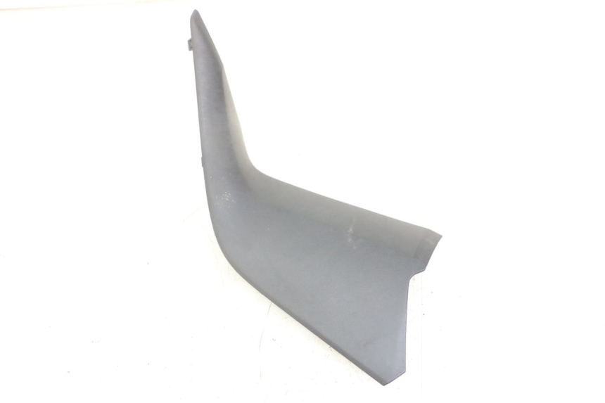 photo de GIUNZIONE PARAURTI ANTERIORE INF YAMAHA XMAX X-MAX ABS 125 (2017 - 2020) - Ricambio usato controllato