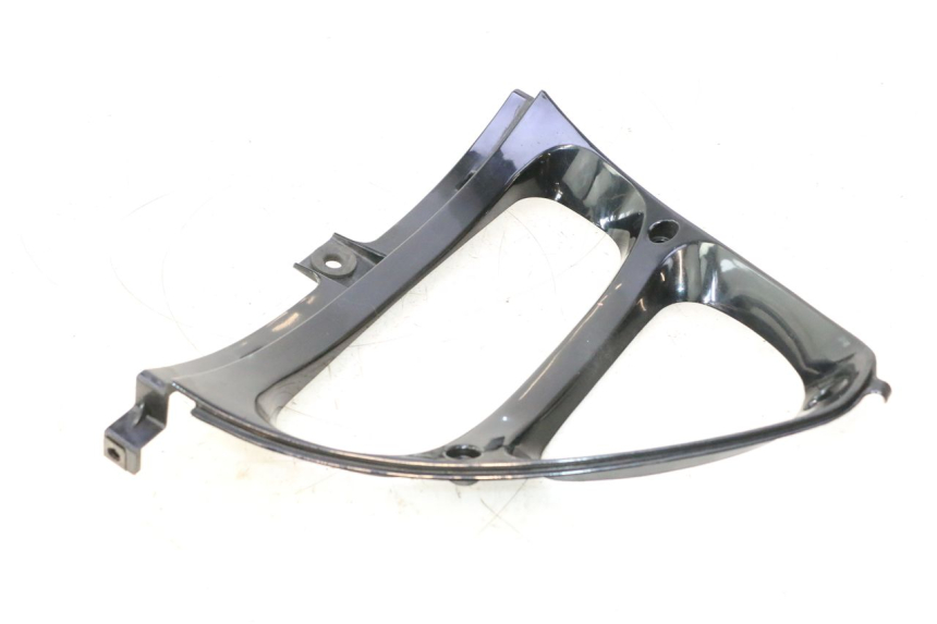 photo de GIUNZIONE PARAURTI ANTERIORE INF KAWASAKI ZZR 600 (1995 - 2004) - Zoom sullo stato d'uso
