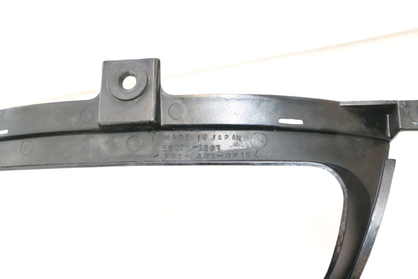 photo de GIUNZIONE PARAURTI ANTERIORE INF KAWASAKI ZZR 600 (1995 - 2004) - Dettagli dei punti di fissaggio