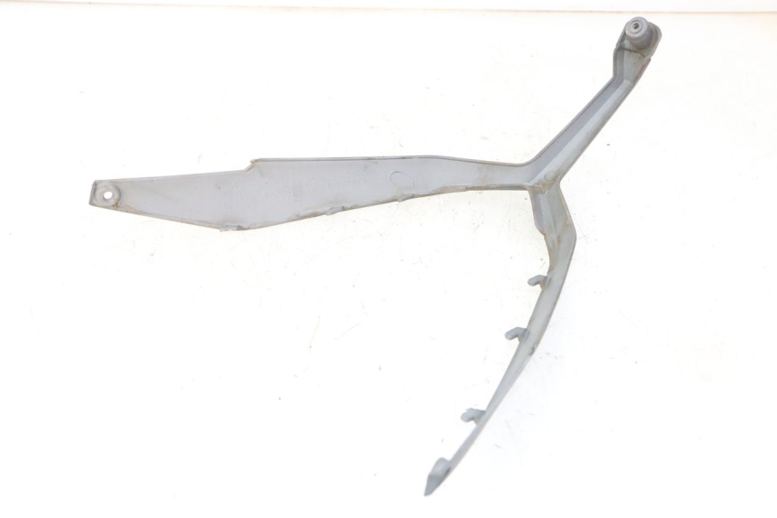 photo de GIUNZIONE CARENA ANTERIORE SYM JET 14 4T 50 (2018 - 2022) - Altra angolazione