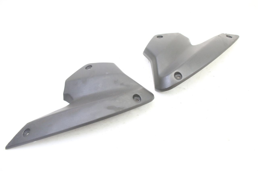 photo de GIUNZIONE CARENA ANTERIORE PEUGEOT KISBEE 4T 50 (2018 - 2022) - Altra angolazione