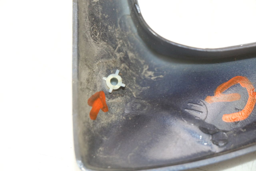 photo de CARENA ANTERIORE CONGIUNZIONE RENAULT KOURANOS 125 (2001 - 2004) - Dettagli dei punti di fissaggio