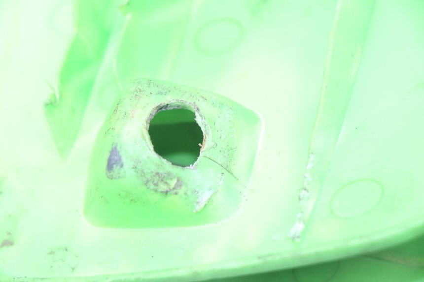 photo de GIUNZIONE CARENA ANTERIORE KAWASAKI KX 250 (1994 - 1998) - Zoom sullo stato d'uso