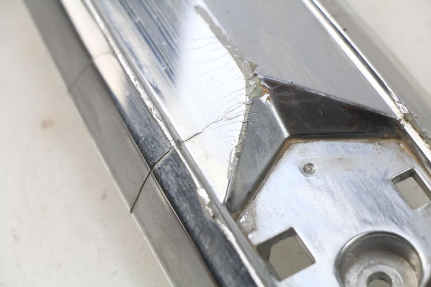 photo de GIUNZIONE CARENA ANTERIORE PIAGGIO LIBERTY IGET 4T 50 (2015 - 2020) - Altra angolazione